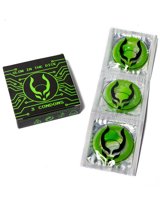 CD GLOW CONDOM PACK OF 3.