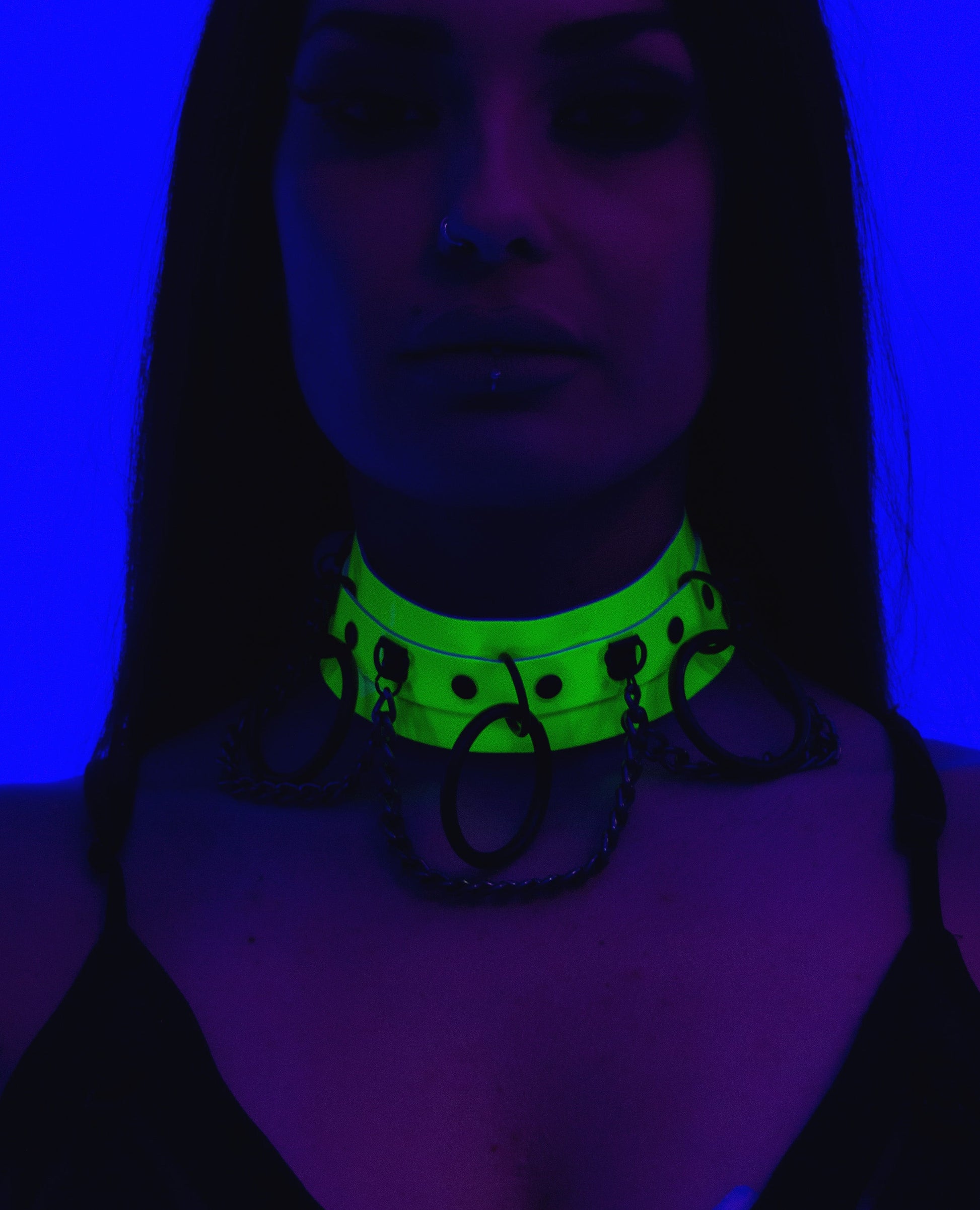 3 CHAIN RING COLLAR.