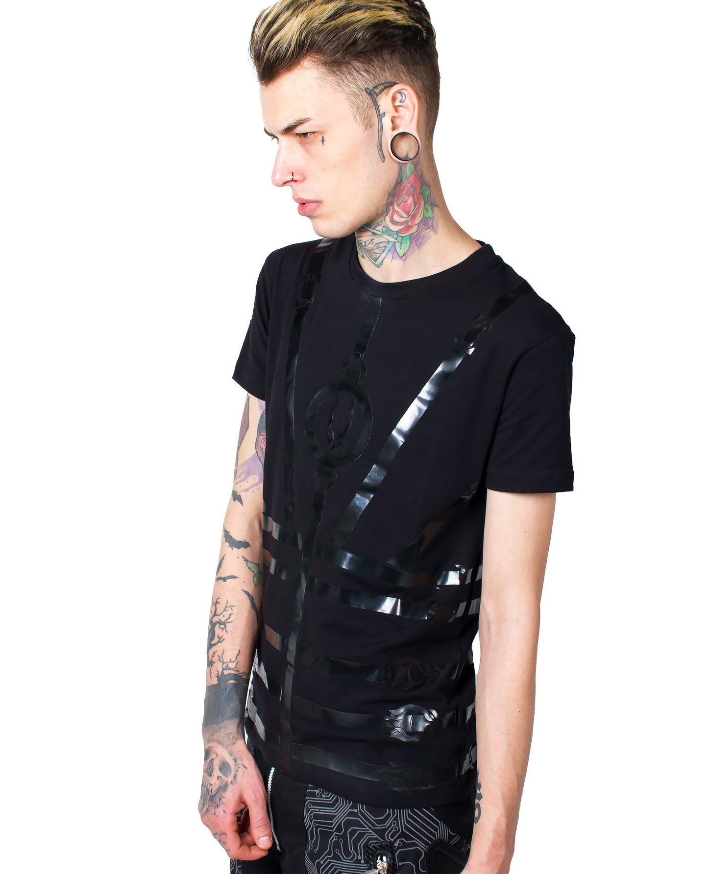 BONDAGE TEE.
