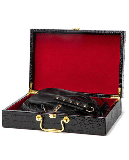 BDSM TRAVEL SET.
