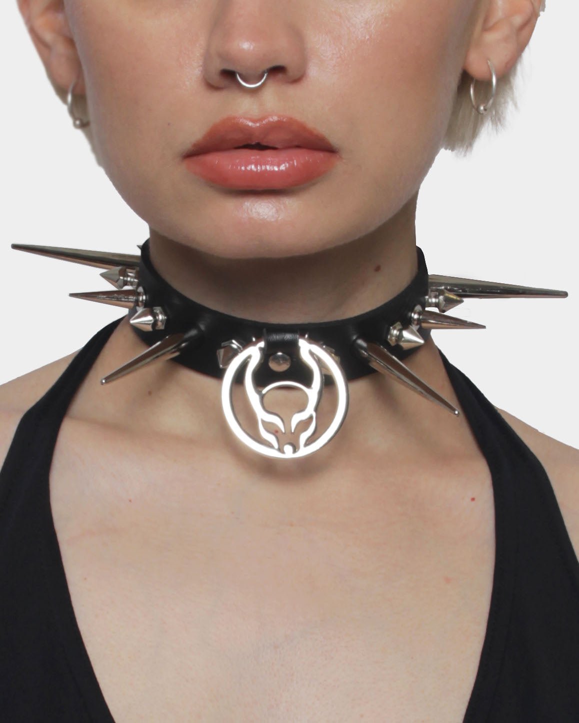SPIKES & SCREWS LOGO COLLAR